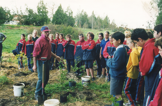 Neville Kerr and St. Peters children.png